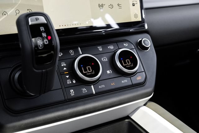 New 2026 Land Rover Defender 110 X-Dynamic SE AWD/4WD image 29