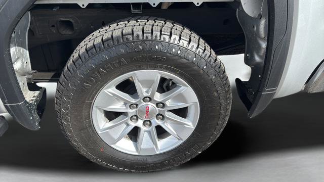 Used 2022 GMC Sierra 1500 SLE image 16