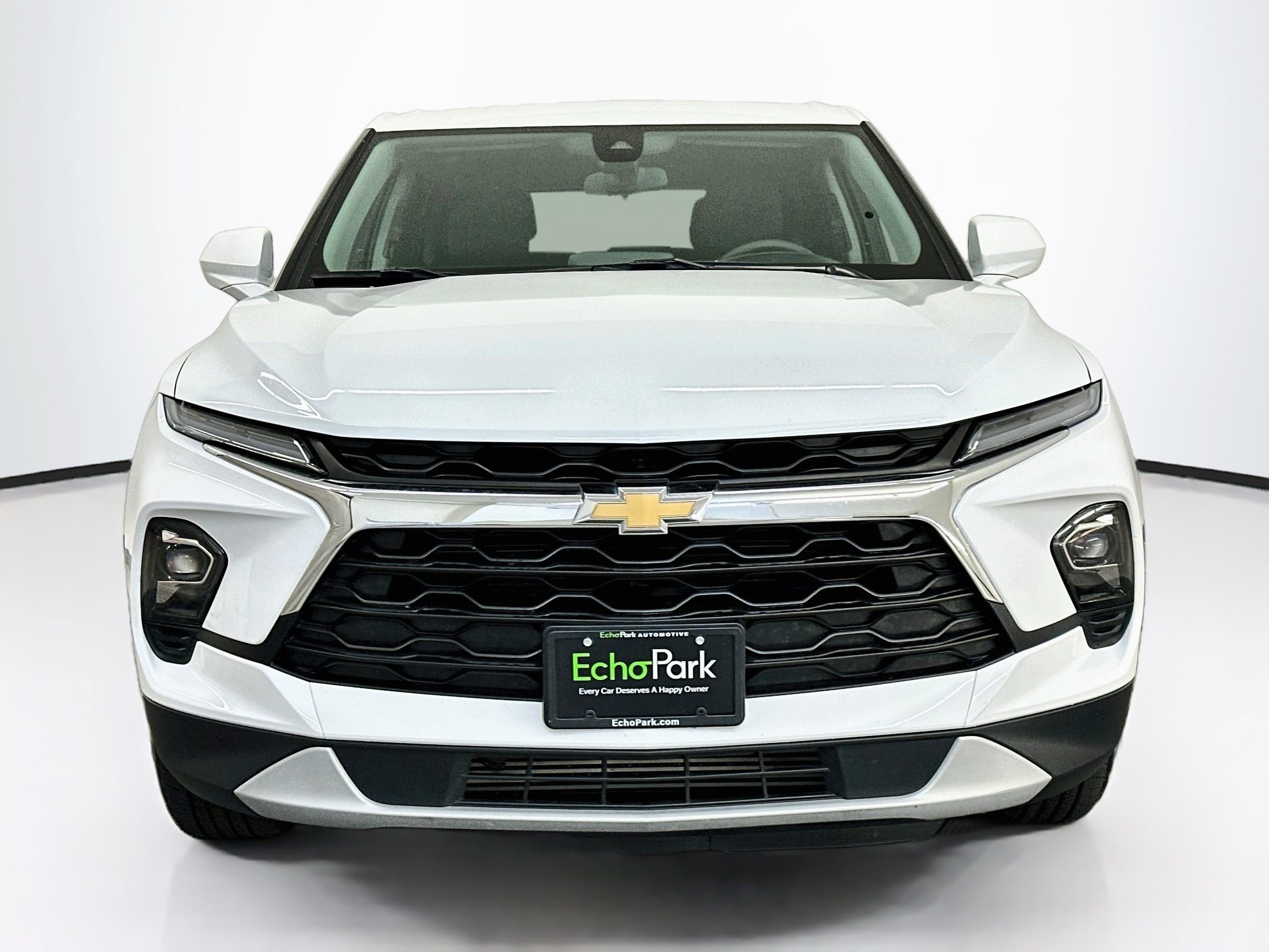 Used 2025 Chevrolet Blazer LT AWD/4WD image 2