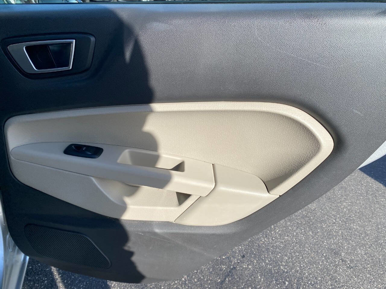 Used 2015 Ford Fiesta SE w/ Exterior Protection Package image 27