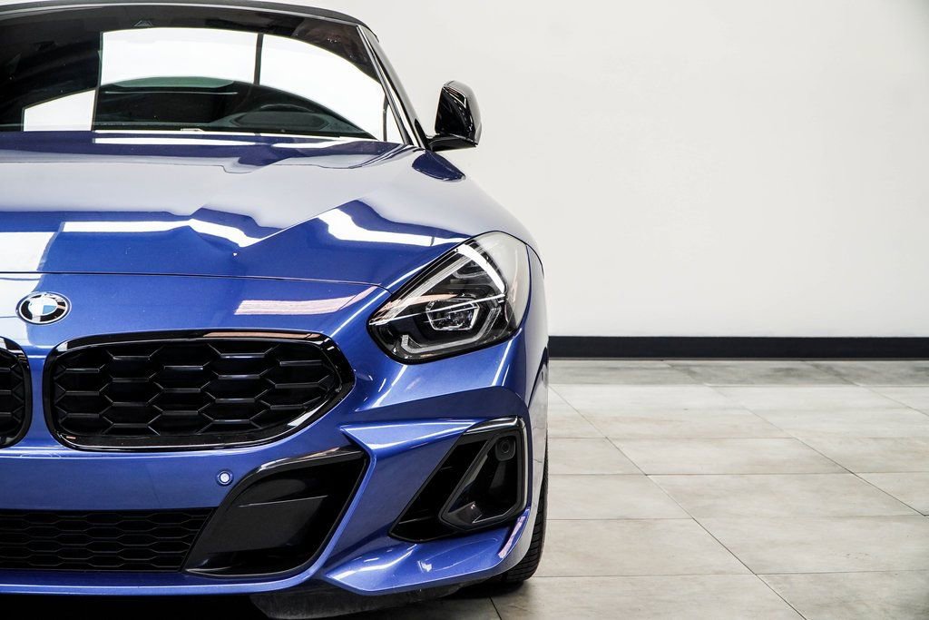 Used 2023 BMW Z4 M40i w/ Premium Package image 4