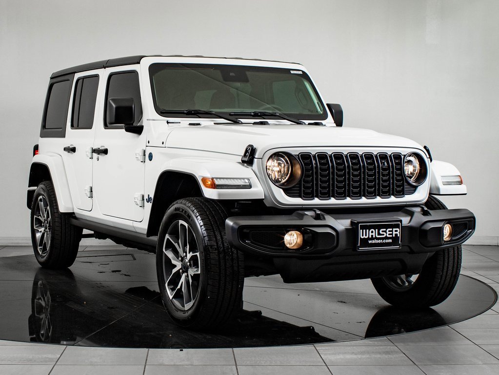 Used 2024 Jeep Wrangler Unlimited image 12