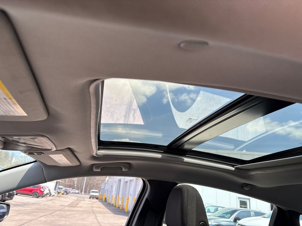 Used 2024 Chevrolet Malibu LT image 8