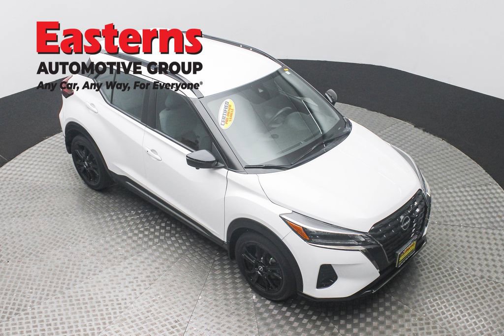 Used 2023 Nissan Kicks SR w/ SR Premium Package image 3