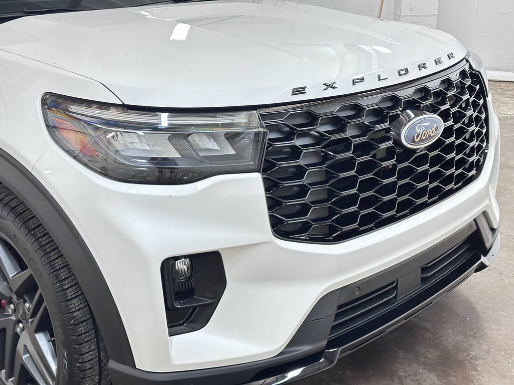 New 2025 Ford Explorer ST-Line w/ ST-Line Street Pack image 12