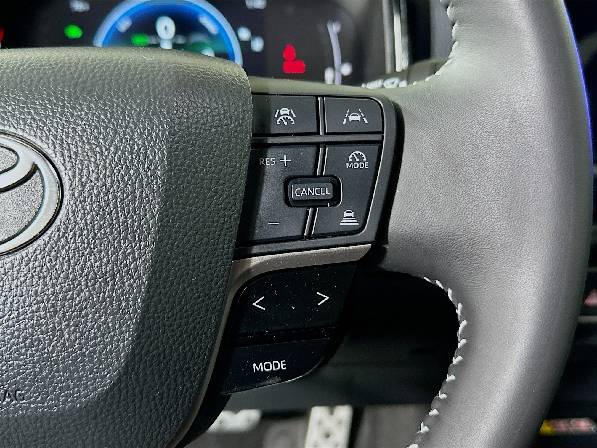 Certified 2025 Toyota Camry SE w/ Convenience Package image 17