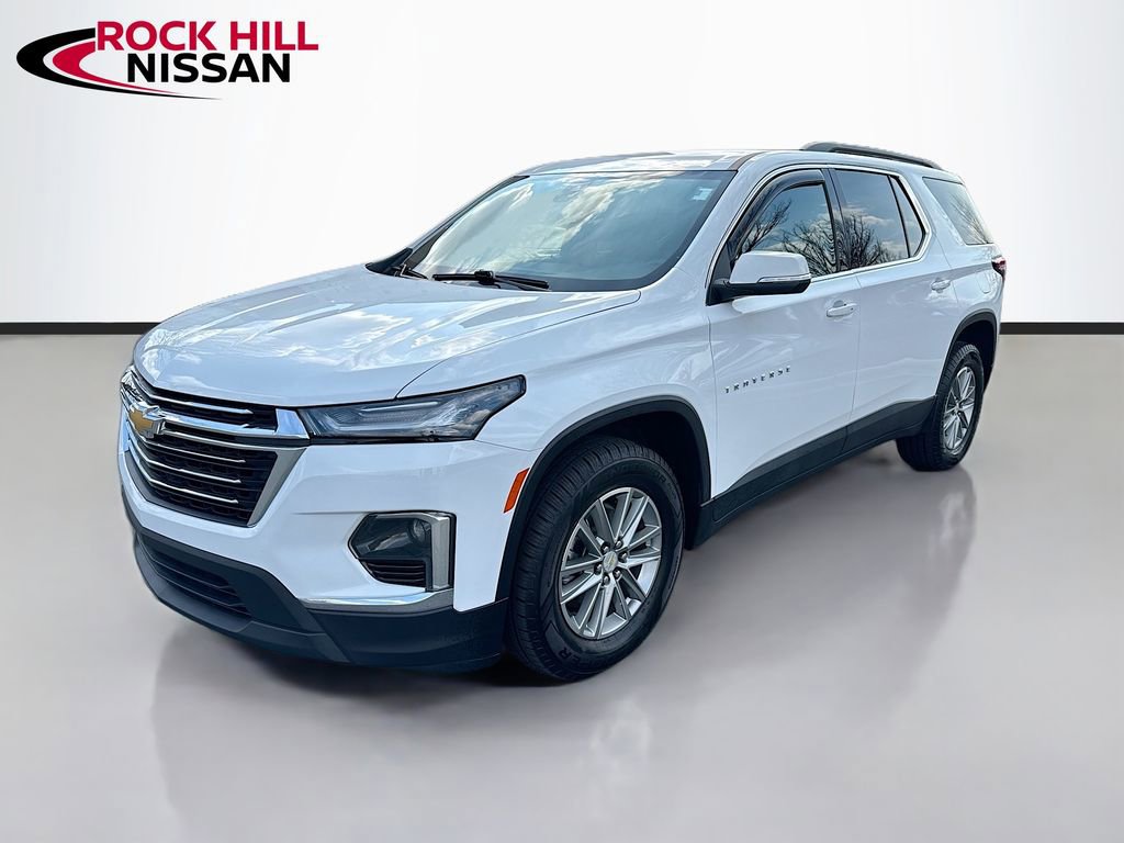 Used 2023 Chevrolet Traverse LT image 3