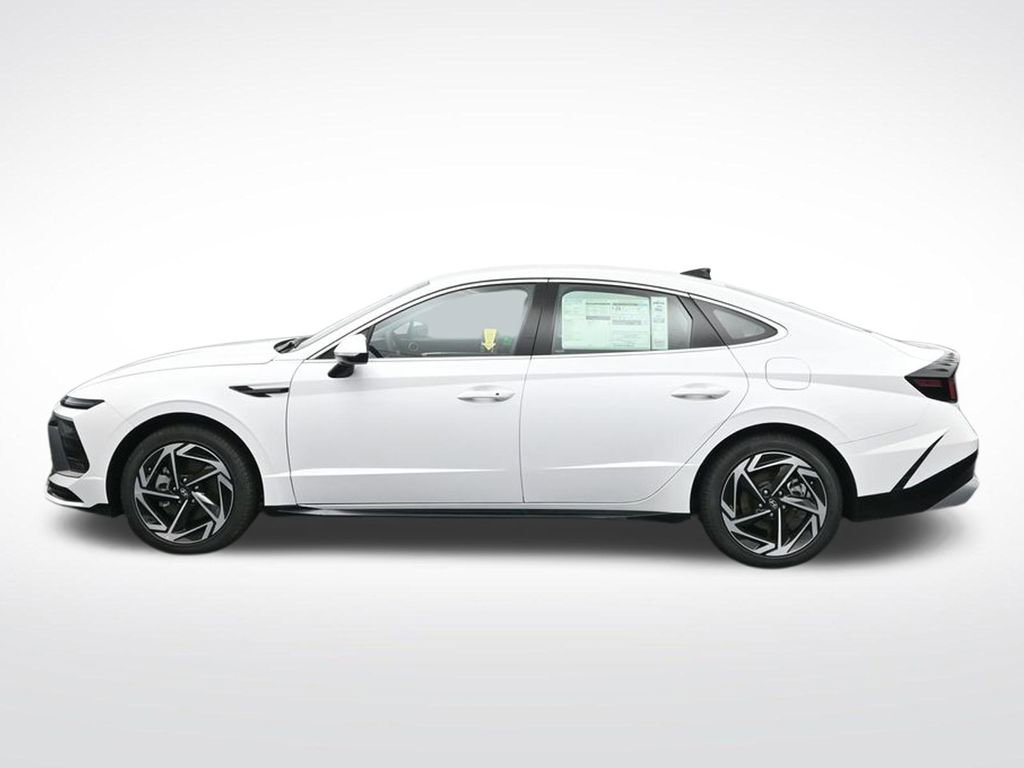 New 2026 Hyundai Sonata SEL FWD image 3