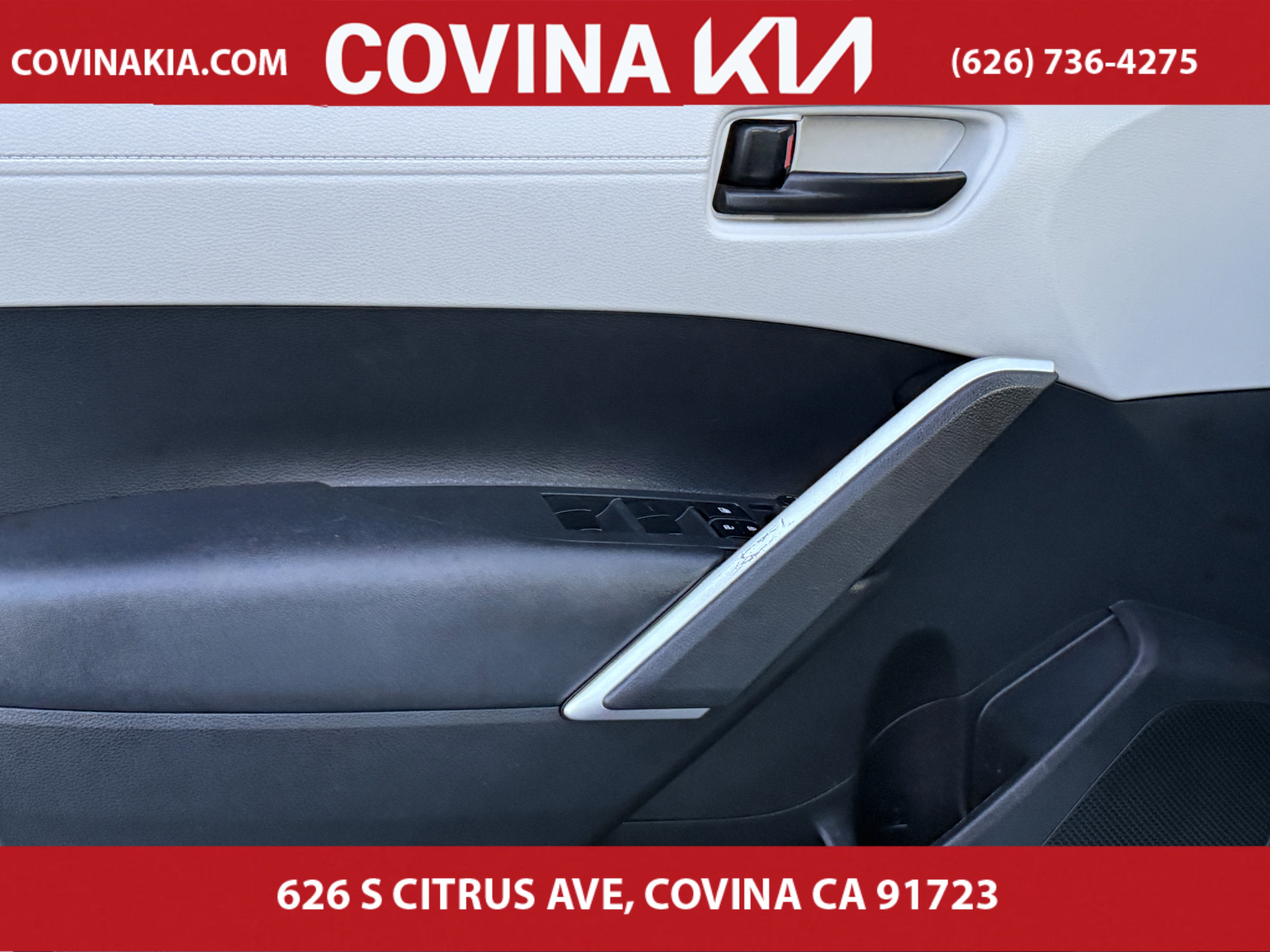 Used 2024 Toyota Corolla Cross L image 12