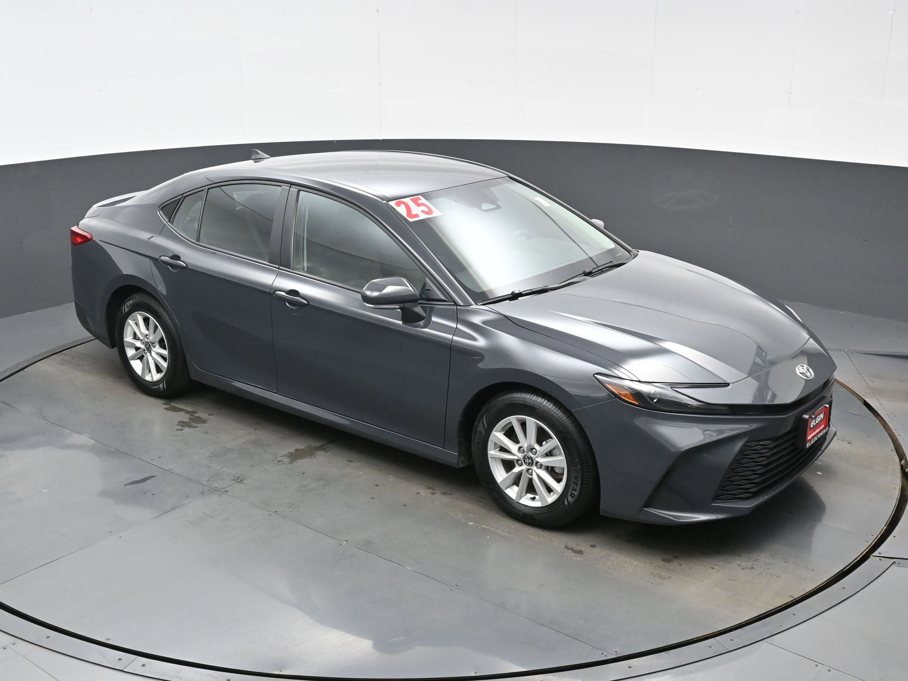 Used 2025 Toyota Camry LE image 33