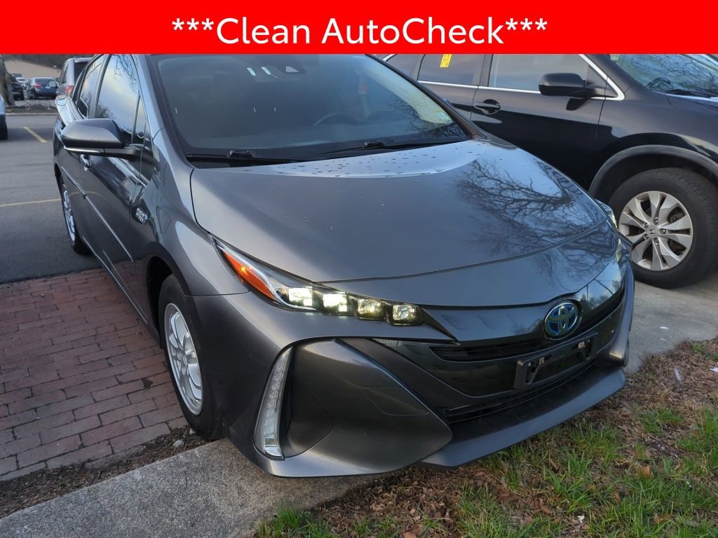 Used 2021 Toyota Prius Prime XLE image 3