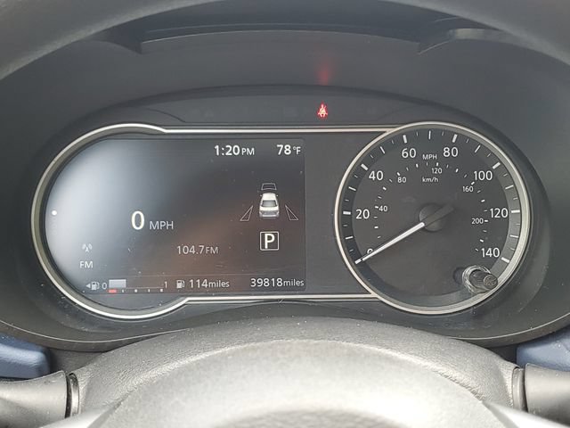 Used 2023 Nissan Versa SV FWD image 7