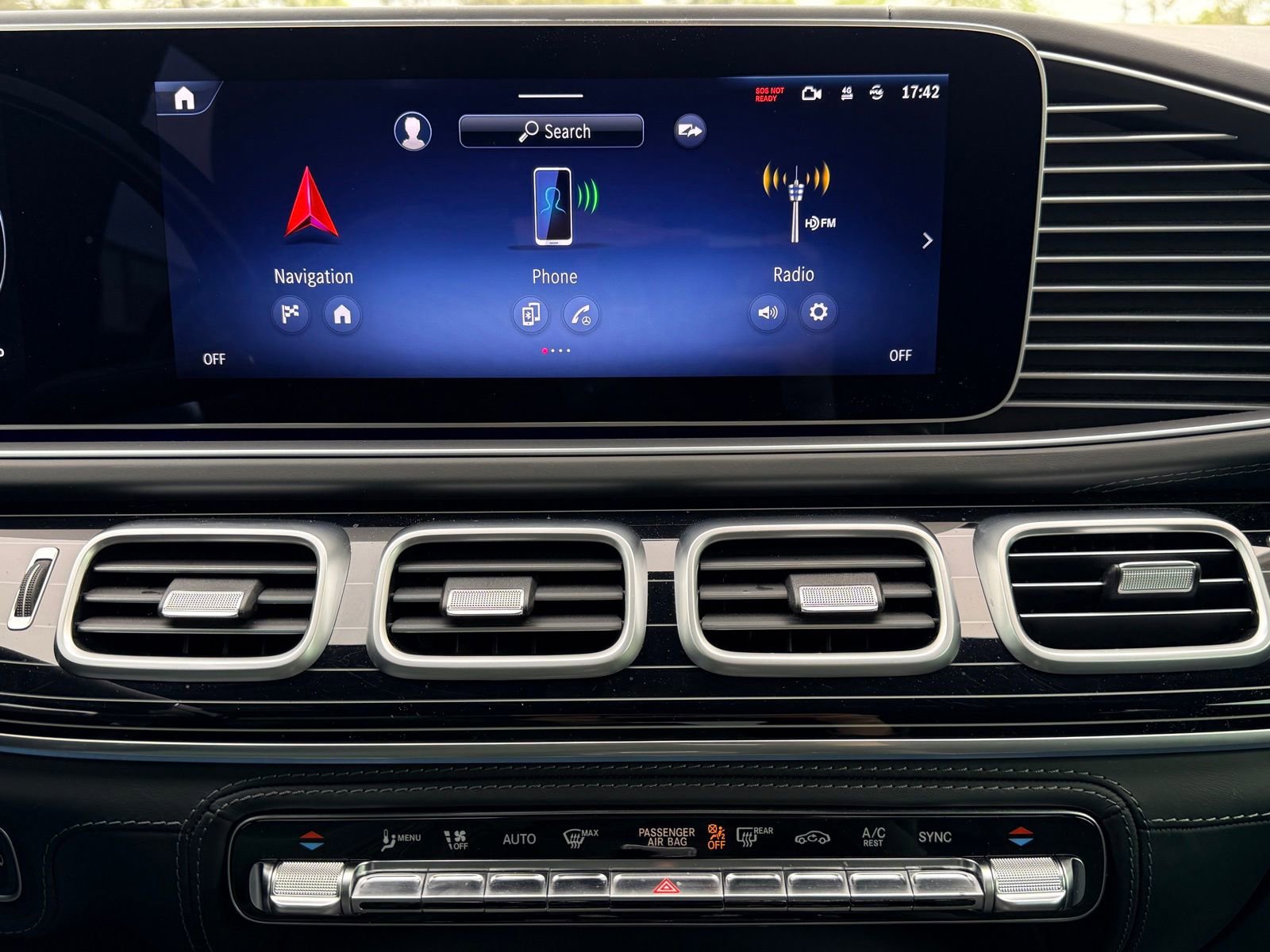 Used 2024 Mercedes-Benz Maybach GLS 600 4MATIC image 31
