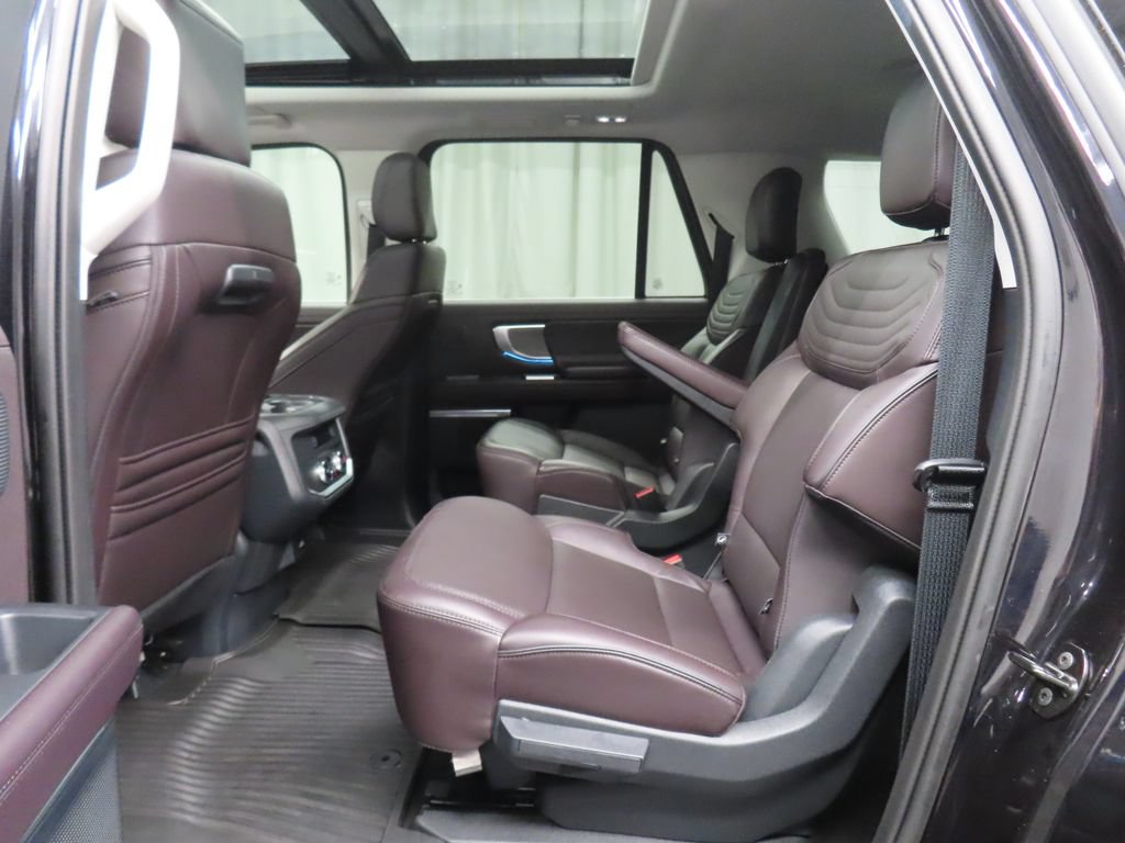 Used 2025 Ford Expedition Max Platinum w/ Platinum Ultimate Package AWD/4WD image 13