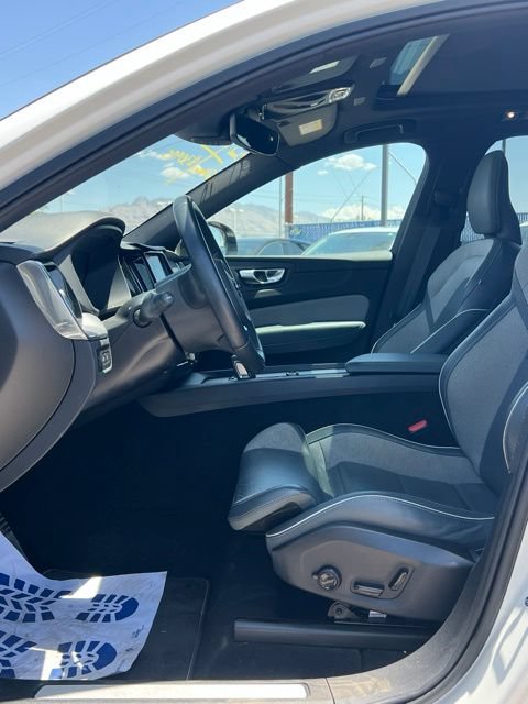 Used 2021 Volvo XC60 T8 R-Design w/ Advanced Package AWD/4WD image 25