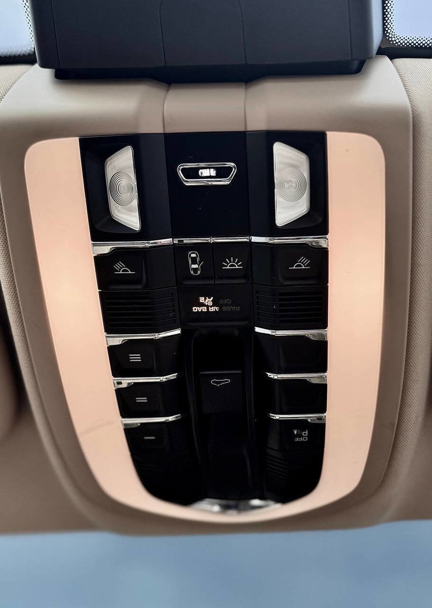 Used 2014 Porsche Panamera 4 AWD/4WD image 14