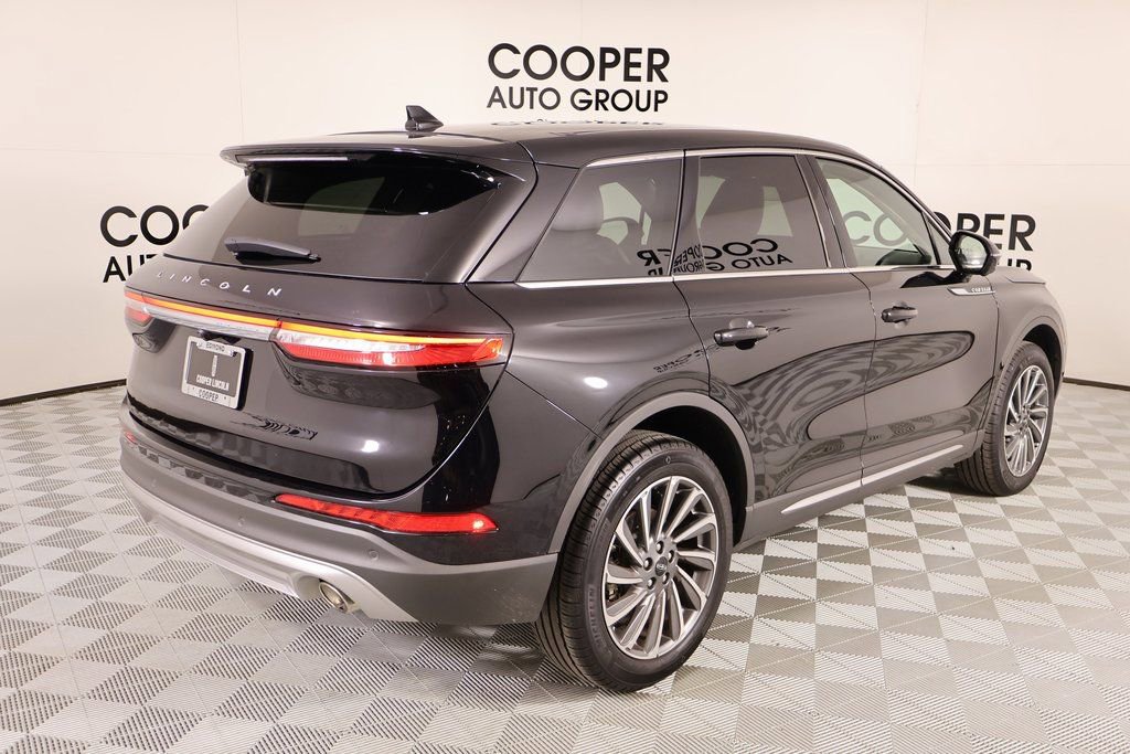 Certified 2025 Lincoln Corsair Reserve image 21