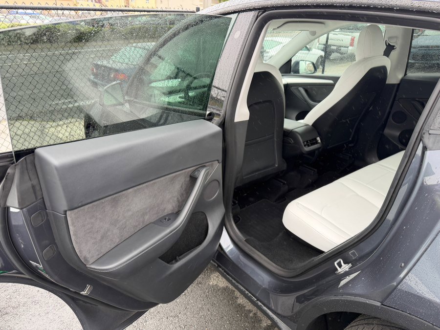 Used 2023 Tesla Model Y Long Range image 43