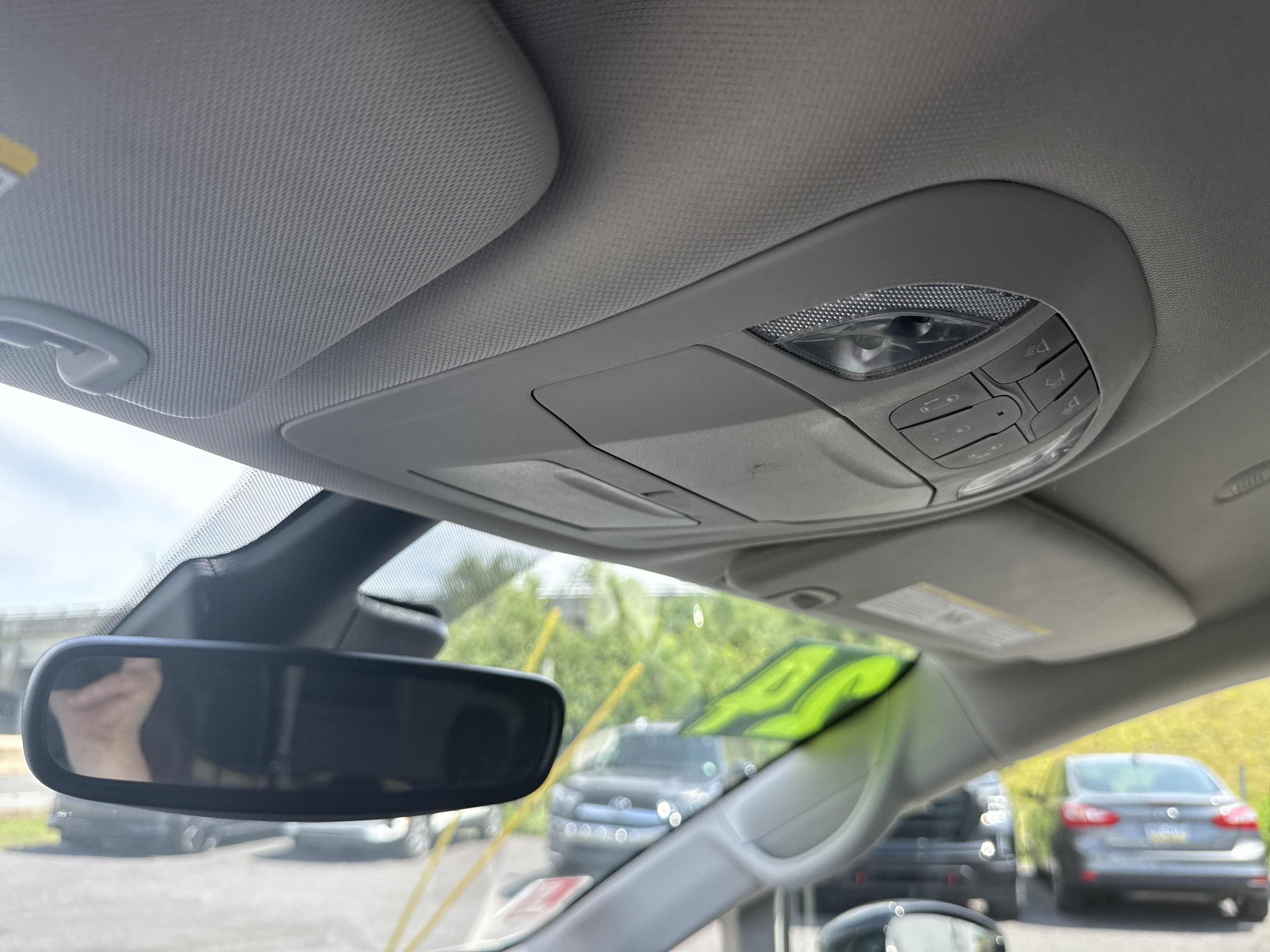 Used 2024 Chrysler Pacifica Touring-L FWD image 29