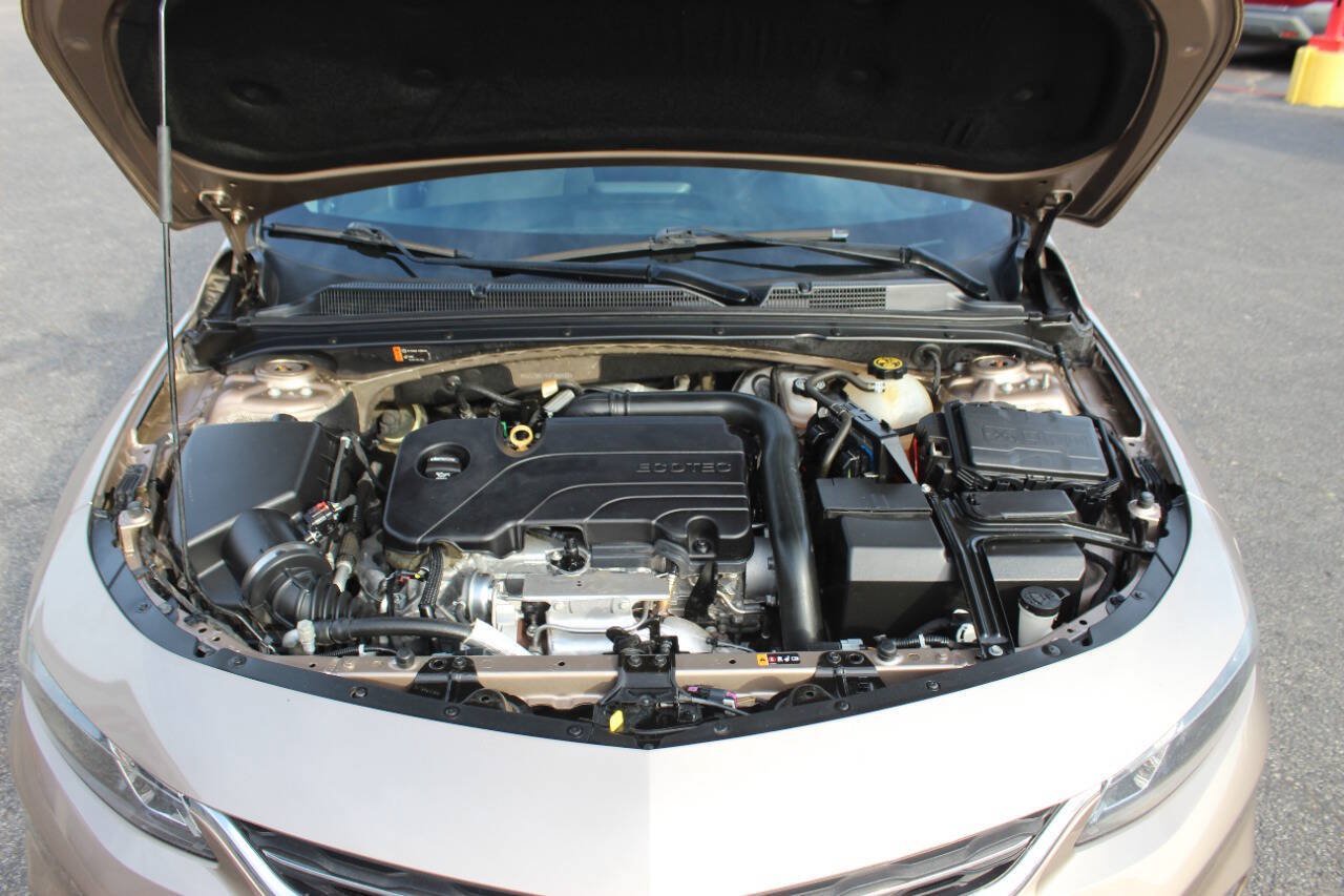 Used 2018 Chevrolet Malibu LT FWD image 8