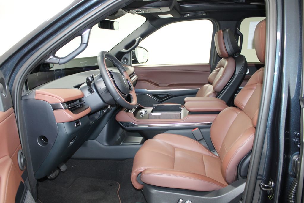 New 2026 Lincoln Navigator L Reserve AWD/4WD image 23