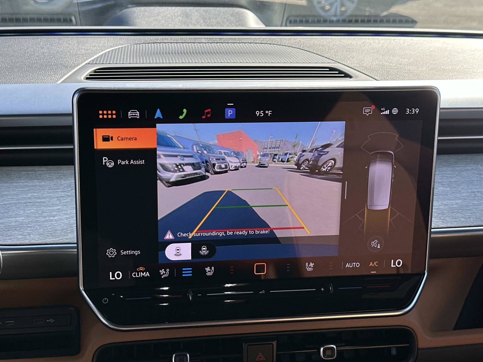 Certified 2025 Volkswagen ID. Buzz Pro S RWD image 15