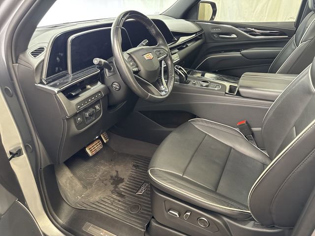Used 2024 Cadillac Escalade Sport w/ LPO, ONYX Package AWD/4WD image 12