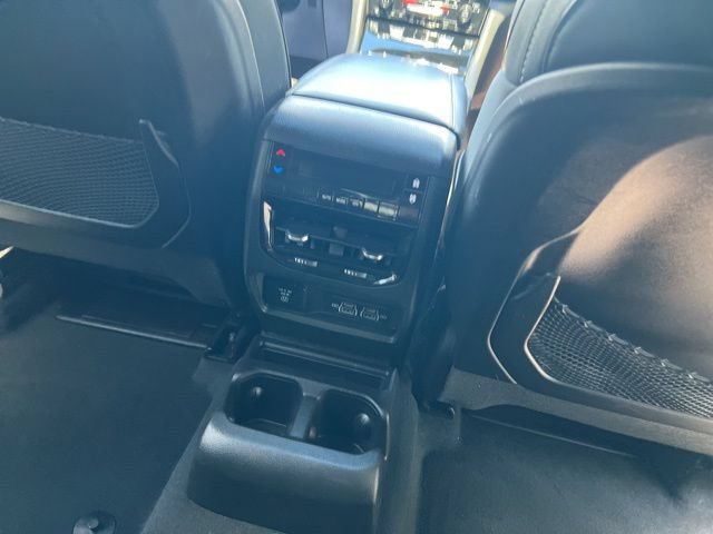 Used 2024 Jeep Grand Cherokee L Altitude AWD/4WD image 10