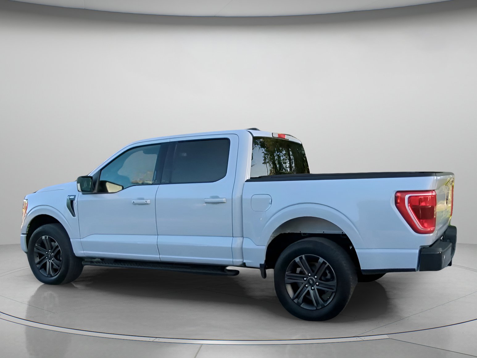 Certified 2022 Ford F150 XLT w/ Equipment Group 302A High image 19