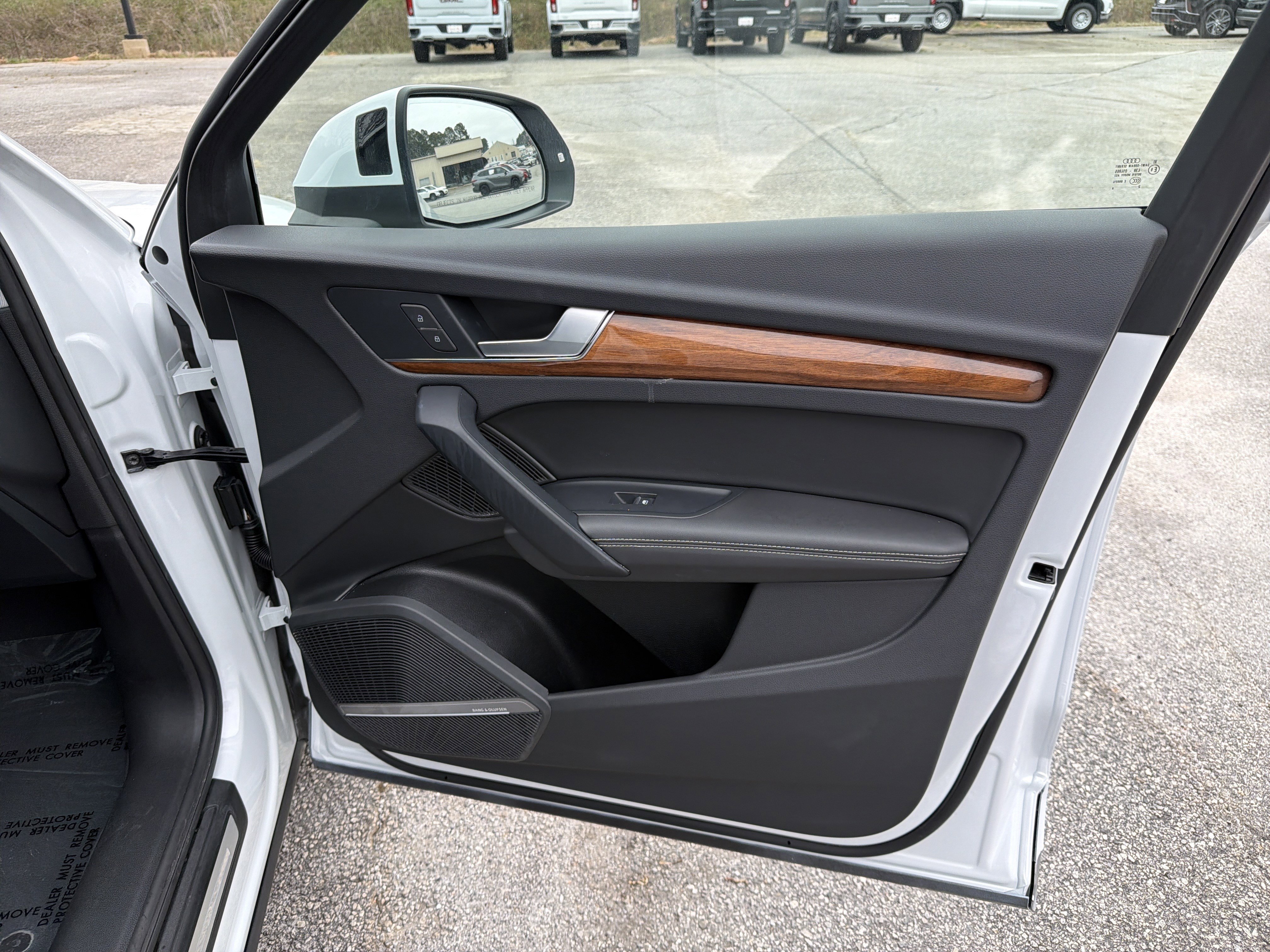 Used 2023 Audi Q5 2.0T Prestige w/ Prestige Package image 18
