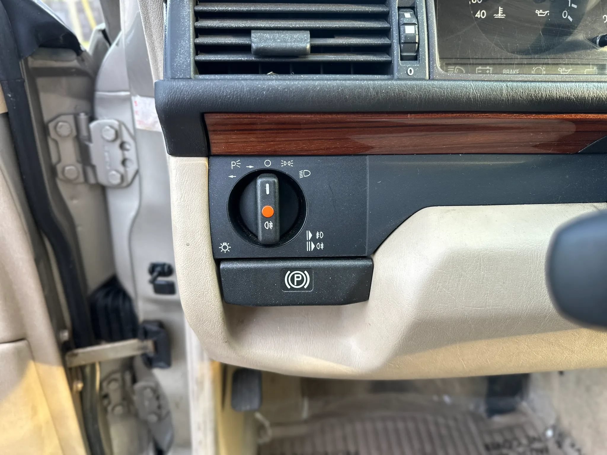 Used 1994 Mercedes-Benz E 320 Sedan image 20