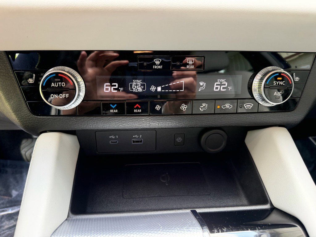 Used 2023 Mitsubishi Outlander SEL AWD/4WD image 36