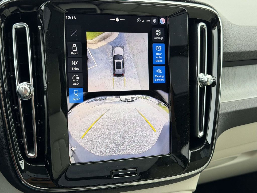 New 2026 Volvo XC40 B5 Plus w/ Protection Package Premier AWD/4WD image 4