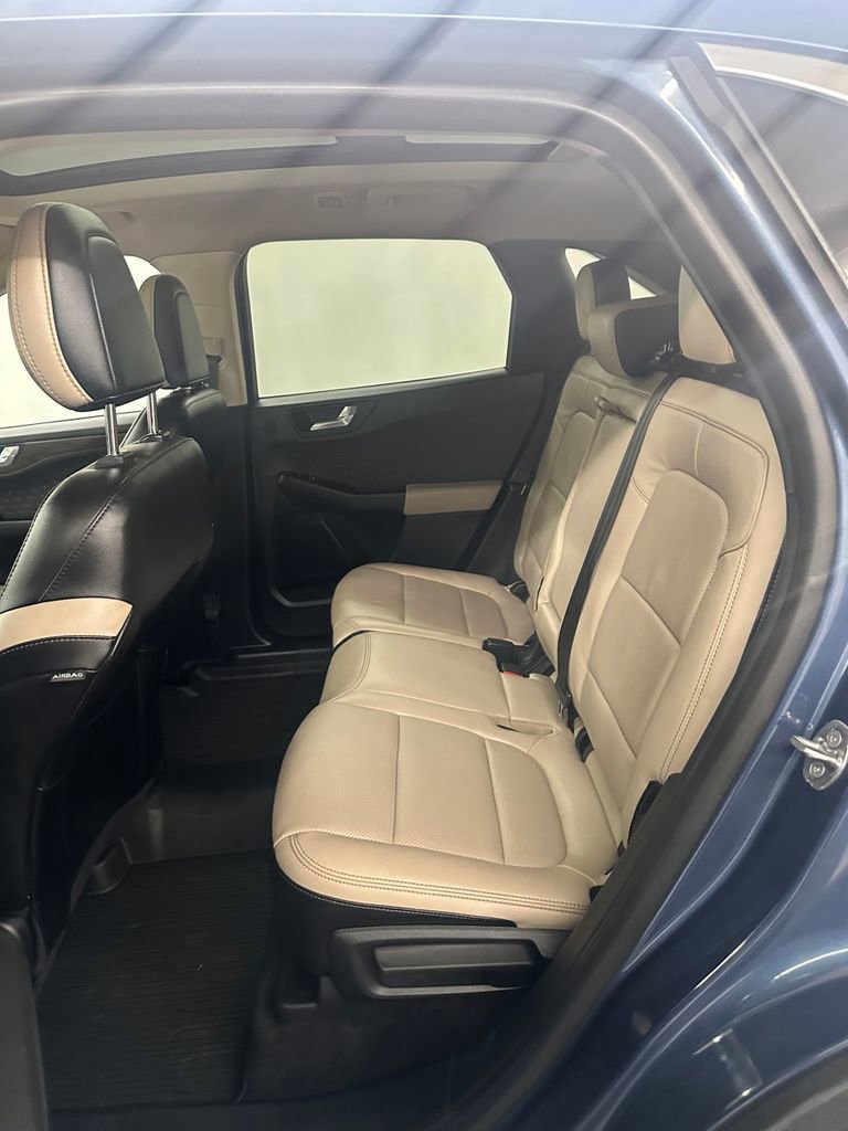 Used 2020 Ford Escape Titanium w/ Titanium Premium Package 2.0 AWD/4WD image 29