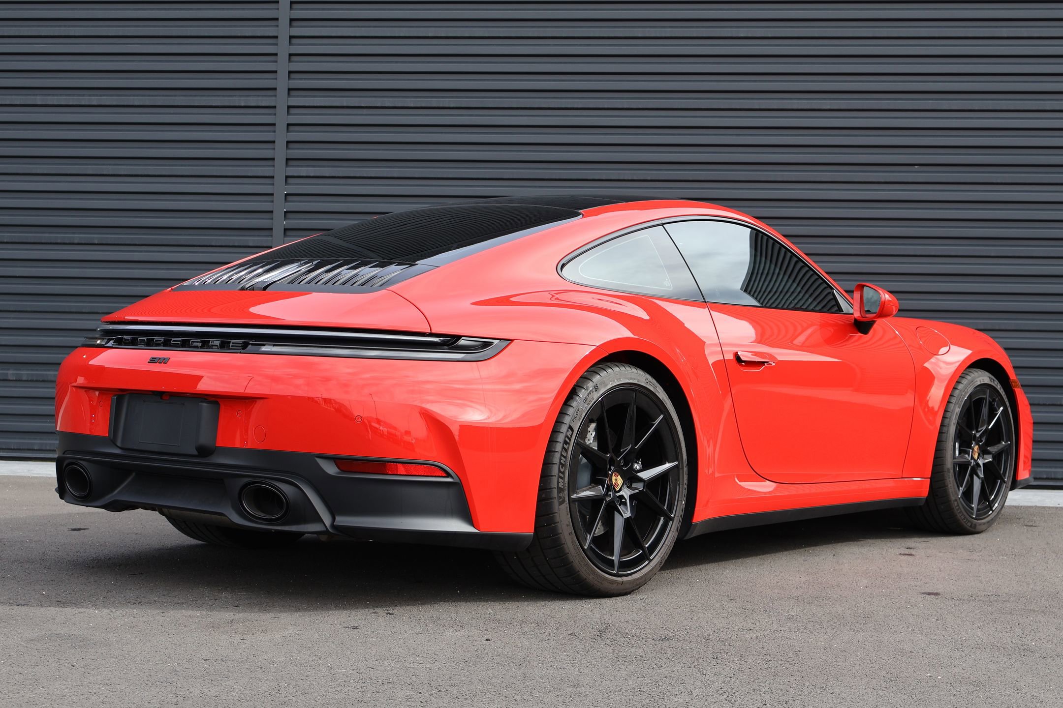 Used 2025 Porsche 911 Carrera image 9