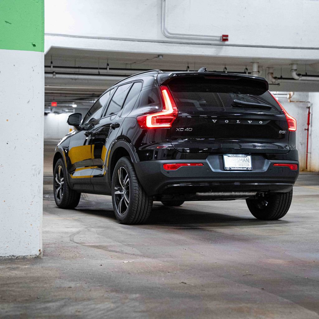 New 2026 Volvo XC40 B5 Core w/ Climate Package AWD/4WD image 5