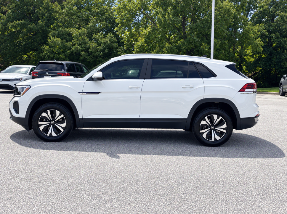 Used 2025 Volkswagen Atlas Cross Sport SE FWD image 5