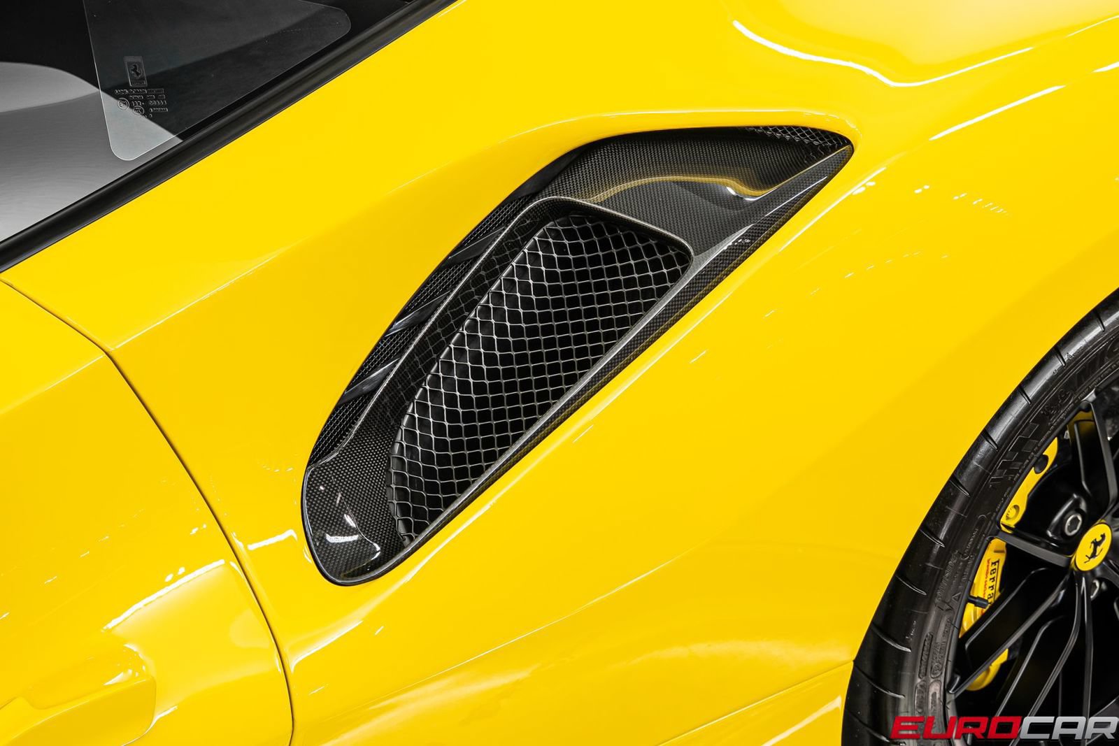 Used 2020 Ferrari 488 Pista Coupe RWD image 20