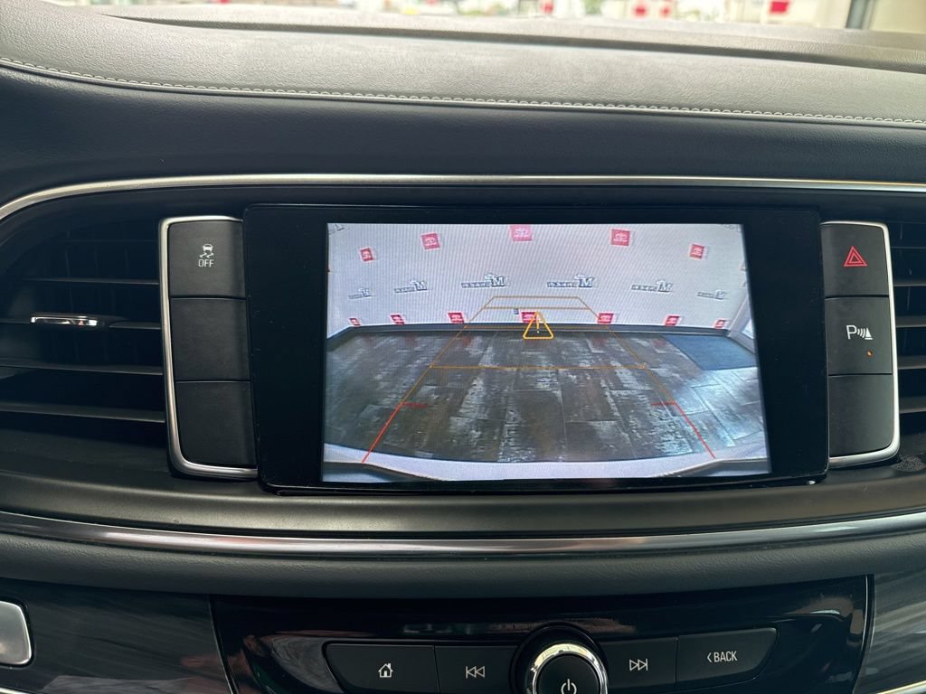 Used 2018 Buick Enclave Essence FWD image 30