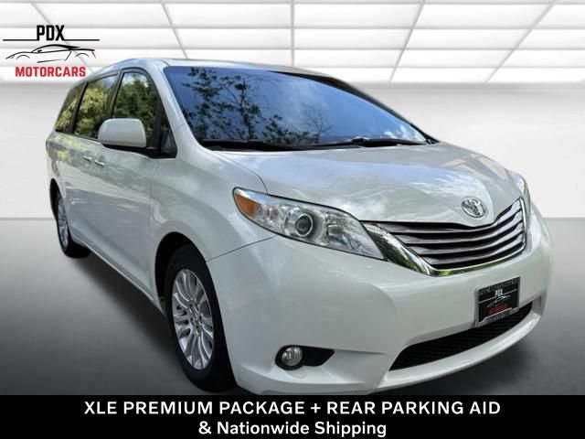 Used 2017 Toyota Sienna XLE Premium FWD image 10