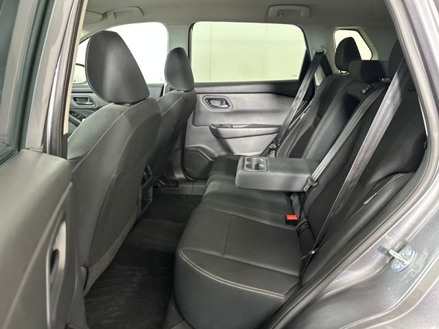 Used 2024 Nissan Rogue S image 25