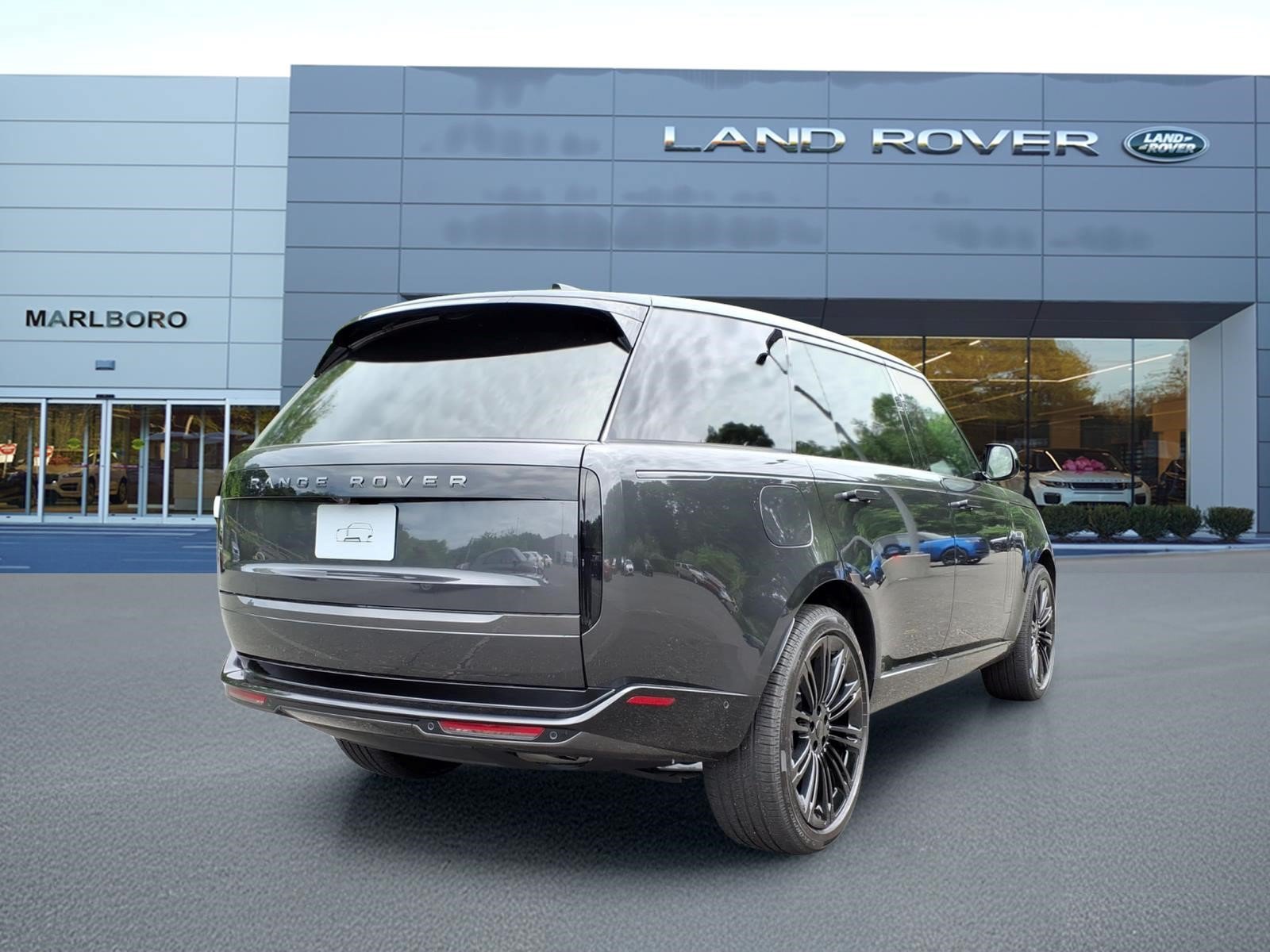 New 2026 Land Rover Range Rover Long Wheelbase SE AWD/4WD image 2