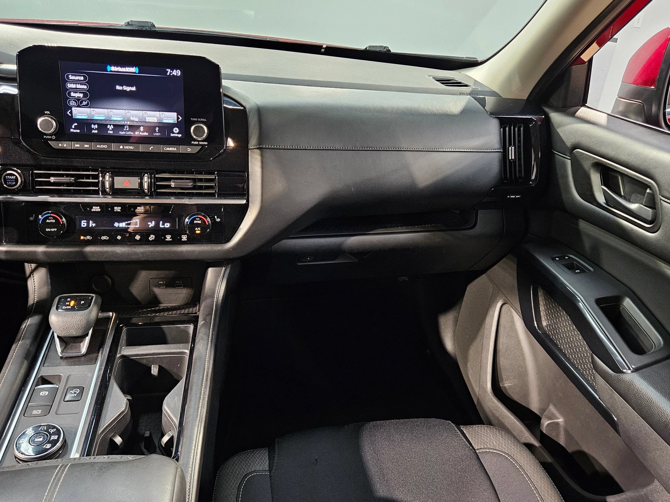 Used 2023 Nissan Pathfinder SV AWD/4WD image 11