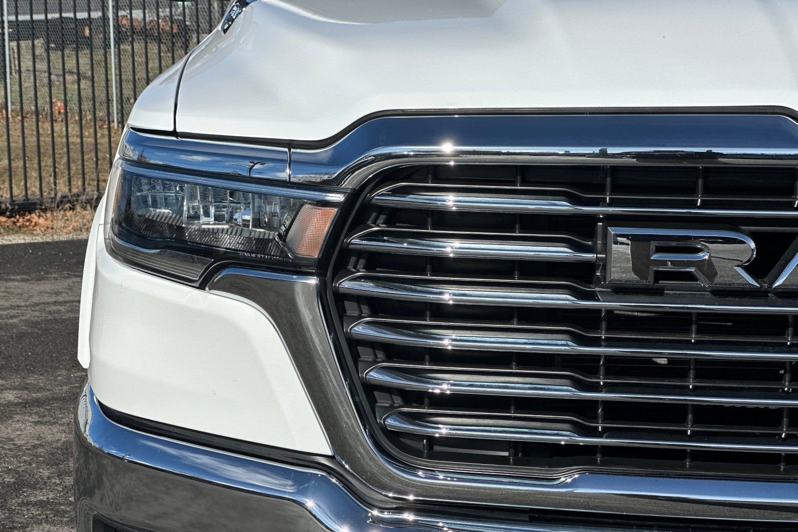 Used 2025 RAM 1500 Laramie AWD/4WD image 46