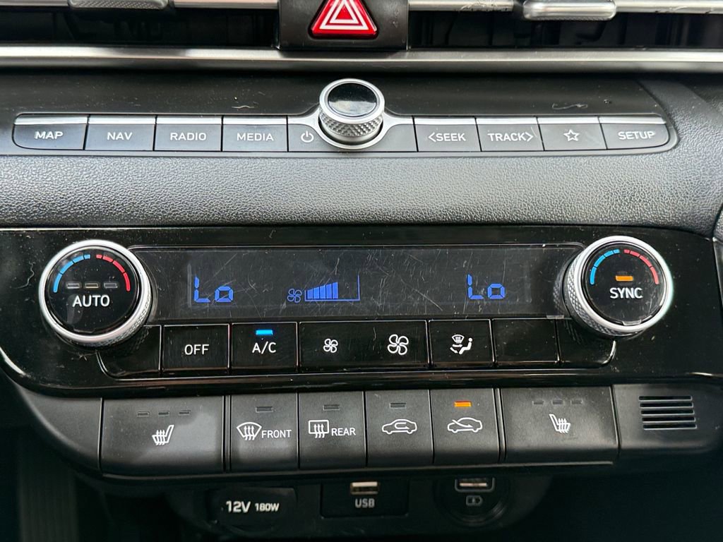 Used 2023 Hyundai Elantra SEL w/ Convenience Package image 17