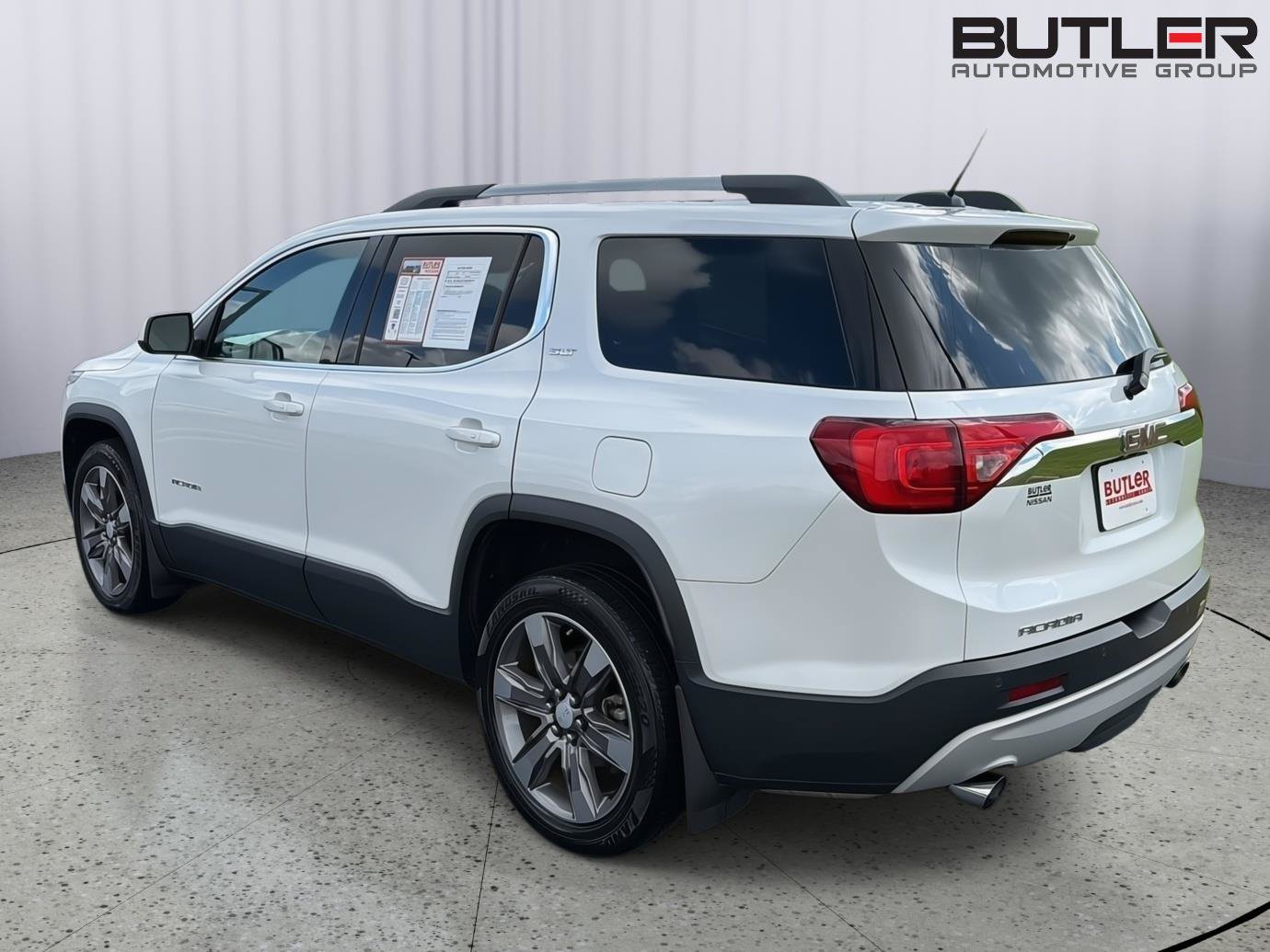 Used 2019 GMC Acadia SLT FWD image 4