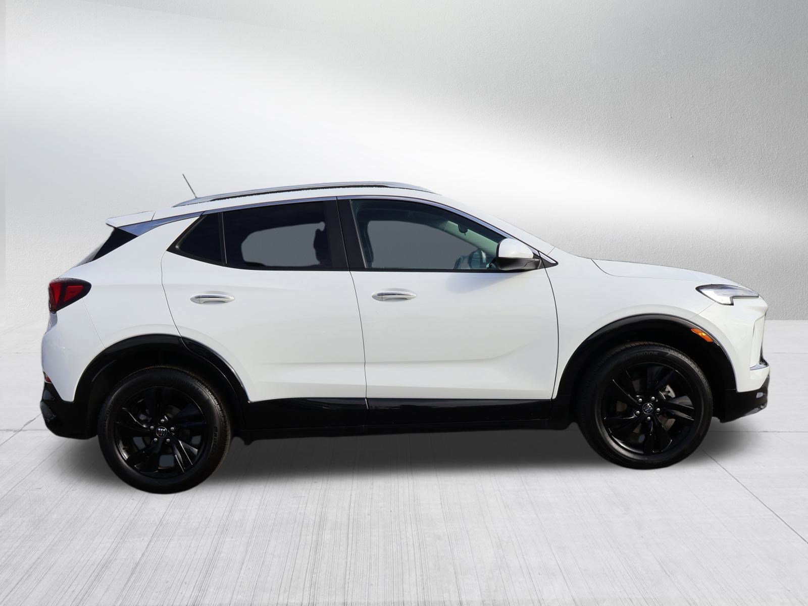 Used 2024 Buick Encore GX Sport Touring image 8