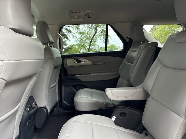 Used 2026 Ford Explorer Active w/ Active Comfort Package RWD image 25