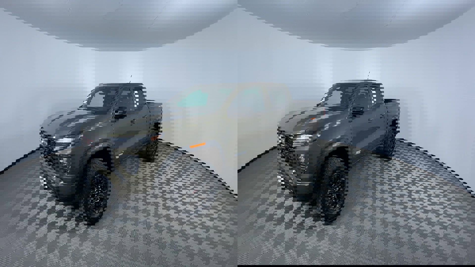 Used 2024 GMC Canyon Elevation image 4