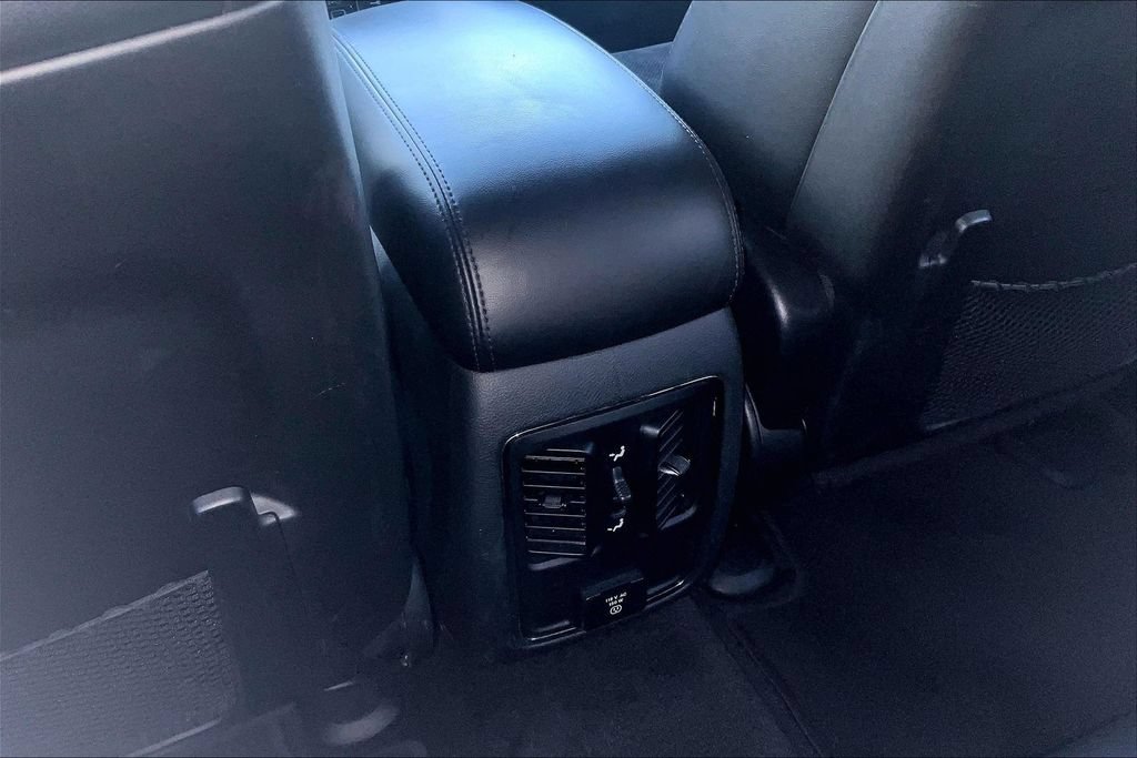Used 2018 Jeep Grand Cherokee Altitude RWD image 24